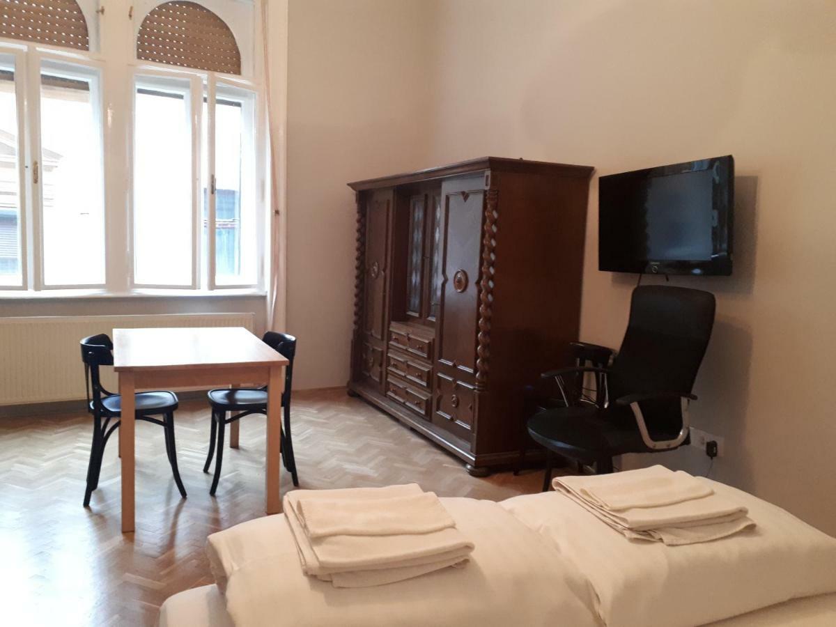Dob15 Big Apartment Budapest Bagian luar foto