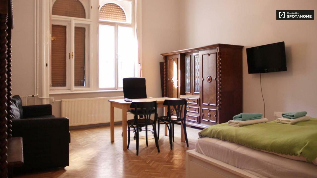 Dob15 Big Apartment Budapest Bagian luar foto